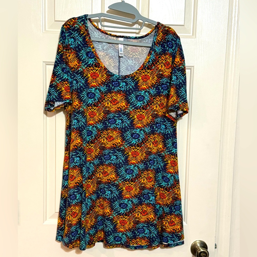 Large Lularoe Perfect T - Aztec - Beautiful Colors
